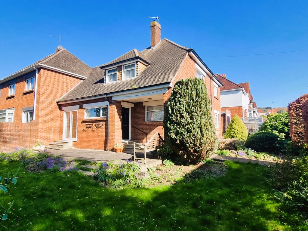 4 bed semidetached house for sale in Havant Road, Cosham, Portsmouth