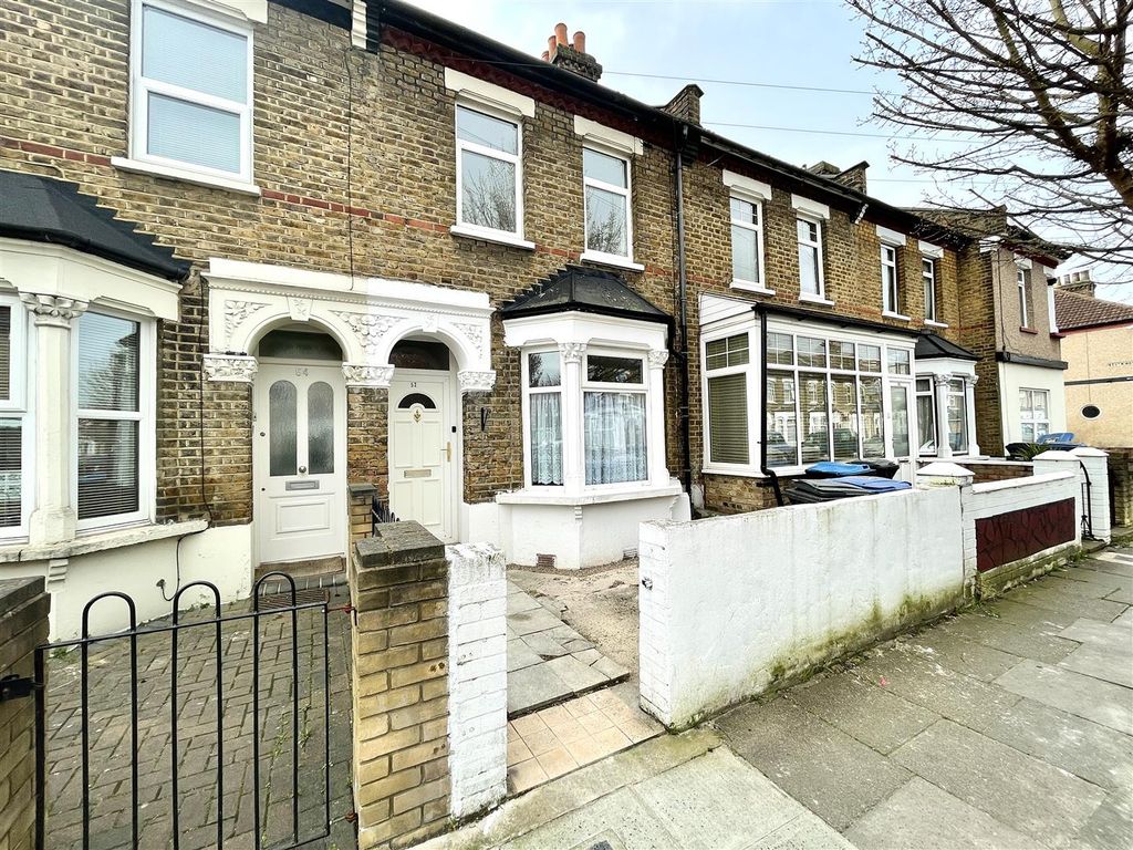 4 bed property to rent in Grosvenor Road, Edmonton N9, £2,150 pcm Zoopla