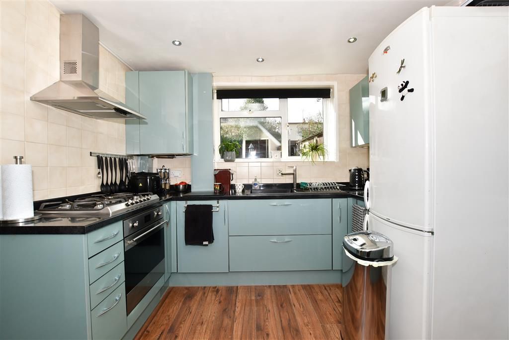 3 bed semidetached house for sale in Chipstead Road, Erith, Kent DA8