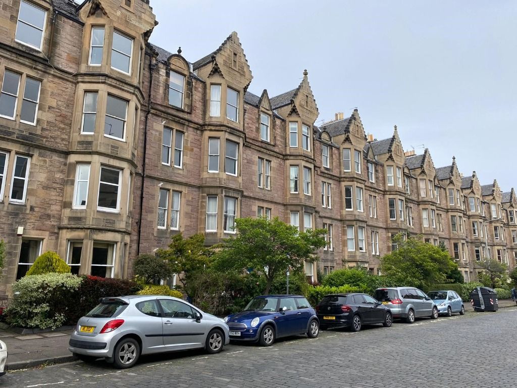 4 bed flat to rent in Warrender Park Road, Marchmont, Edinburgh EH9
