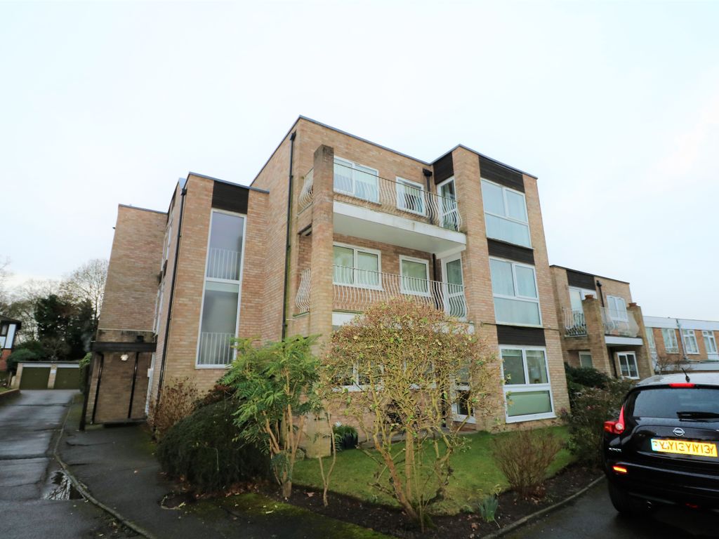 1 bed flat to rent in Overbury Avenue, Beckenham, Bromley, England BR3