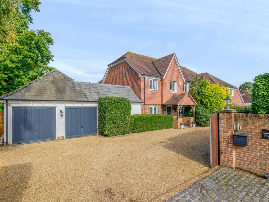 5 bed detached house for sale in Lenham Road, Kingswood, Maidstone ME17