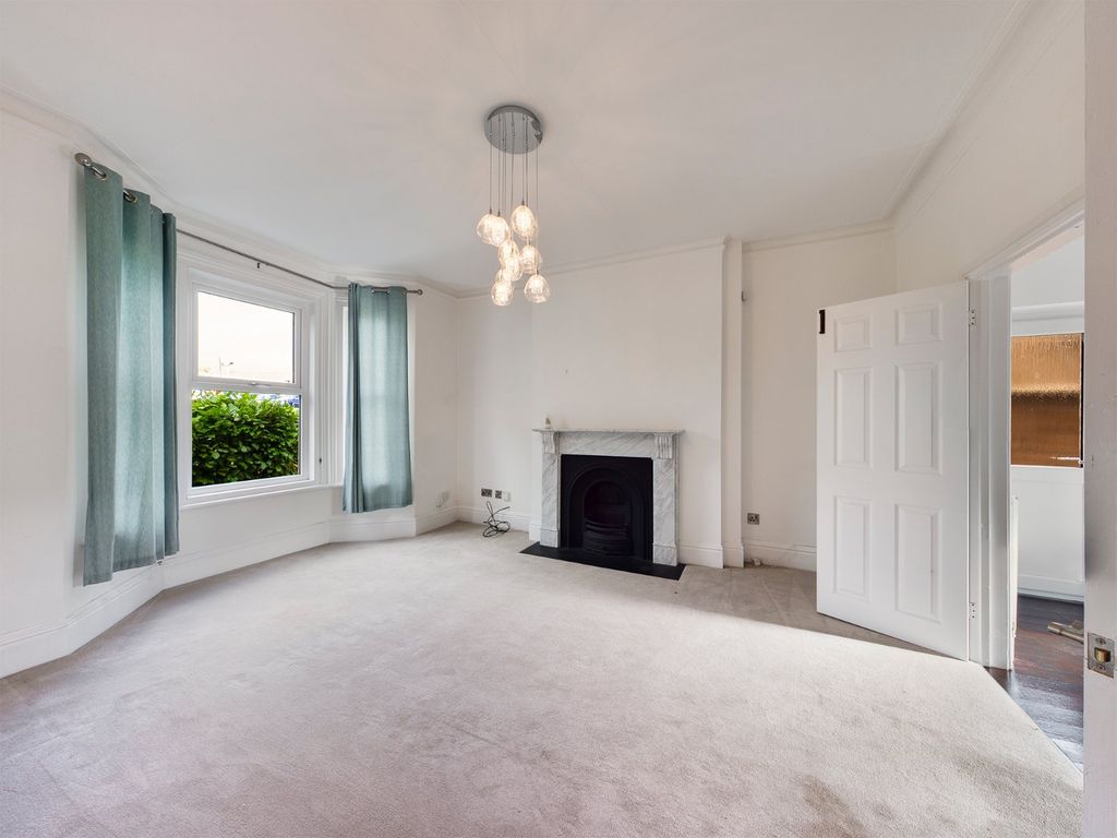 3 bed flat for sale in Rugby Road, Leamington Spa CV32 Zoopla