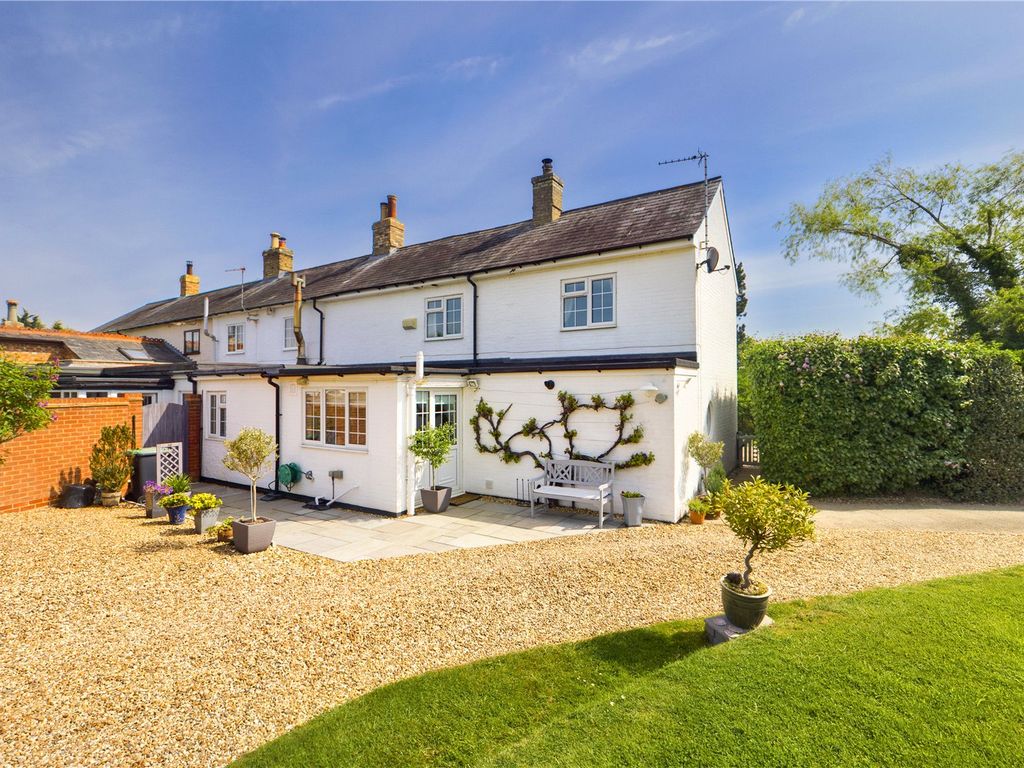 3 bed end terrace house for sale in Newton, Dunton, Biggleswade