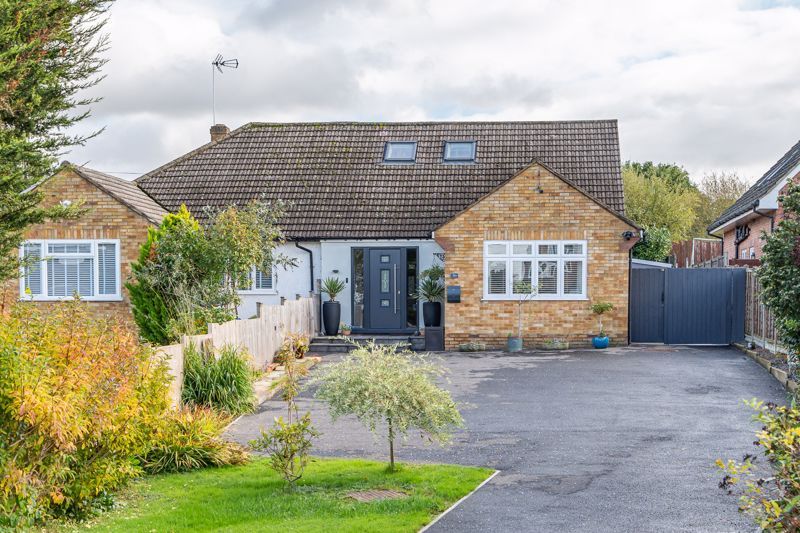 4 bed semidetached house for sale in Pecks Hill, Nazeing, Waltham