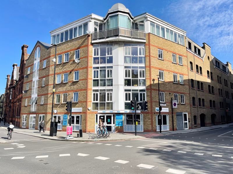 2 bed flat for sale in Shad Thames, London SE1, £580,000 Zoopla