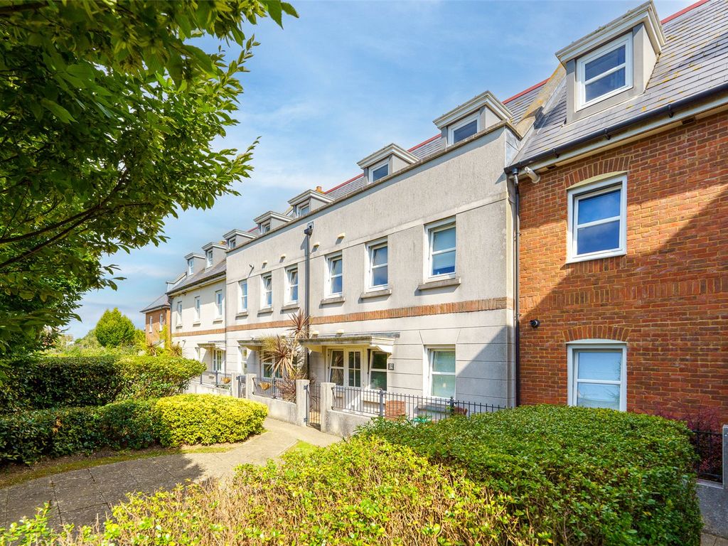 2 bed flat for sale in Orme Road, Worthing, West Sussex BN11, £220,000