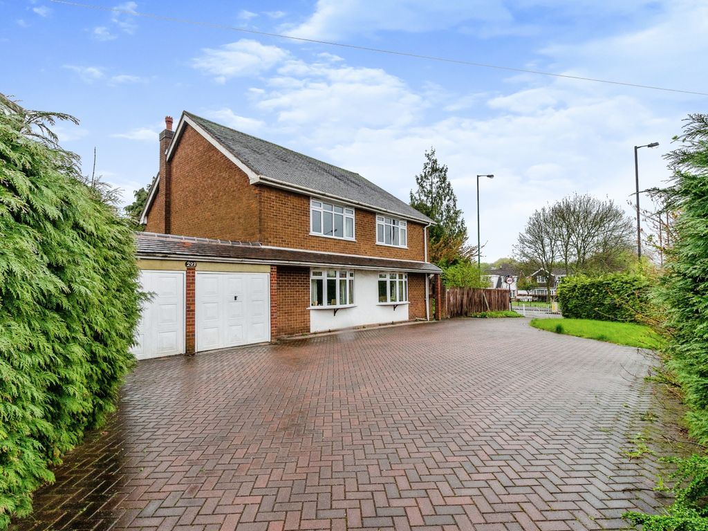 5 bed detached house for sale in Lichfield Road, Willenhall, West