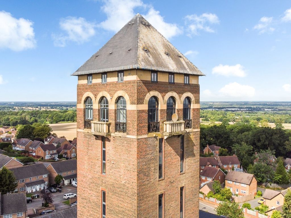 3 bed flat for sale in Blenheim Mews, Shenley, Radlett, Hertfordshire