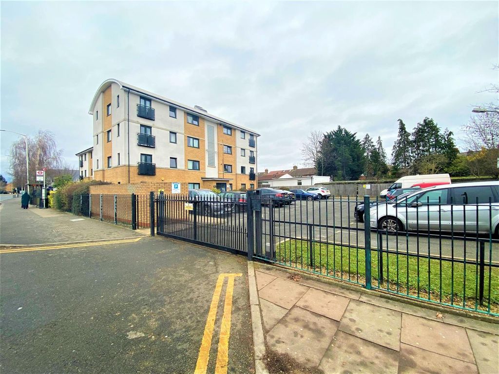 2 bed flat for sale in Meridian Court, 226 Yeading Lane, Hayes