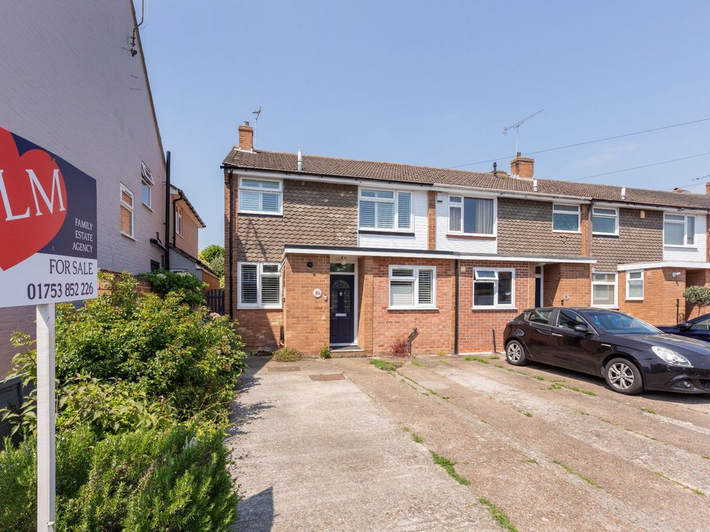 3 bed end terrace house for sale in Nelson Road, Hatch Lane, Windsor
