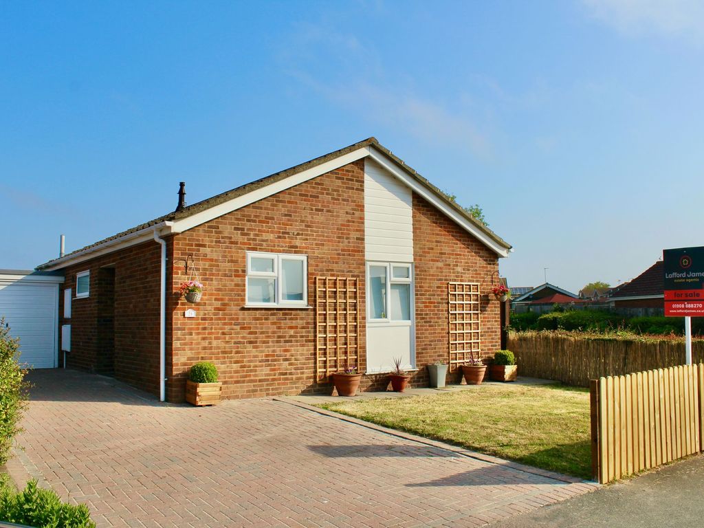2 bed detached bungalow for sale in Hawe Farm Way, Herne Bay CT6 Zoopla