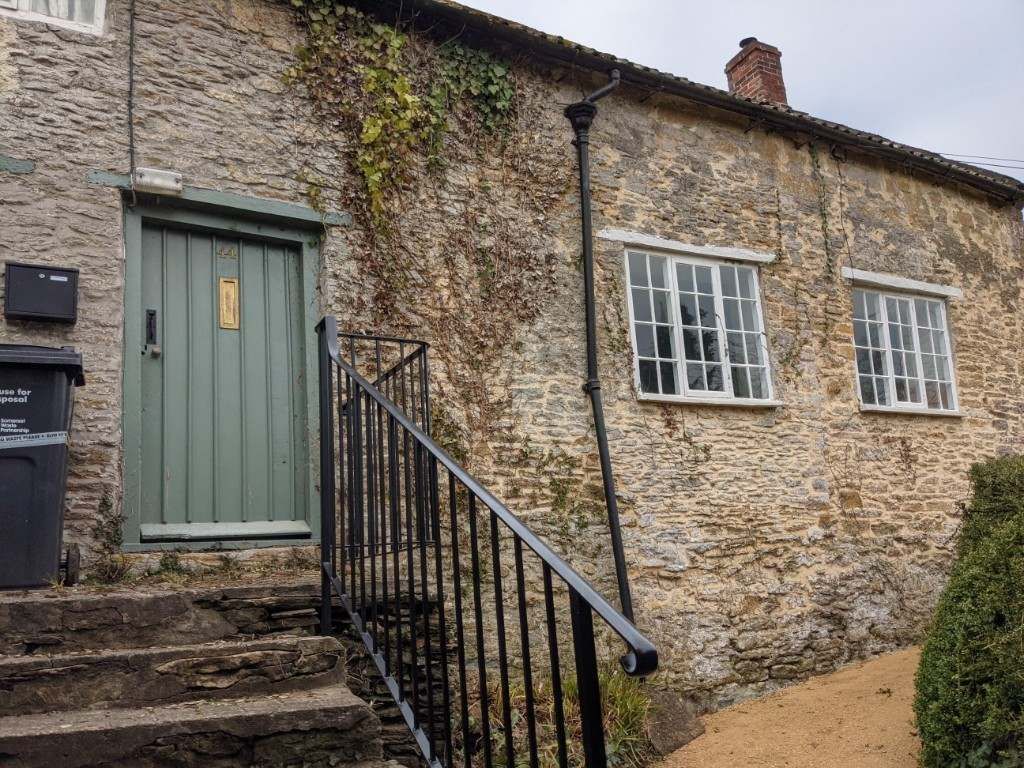 2 bed cottage to rent in West Coker, Yeovil, Som BA22, £825 pcm Zoopla