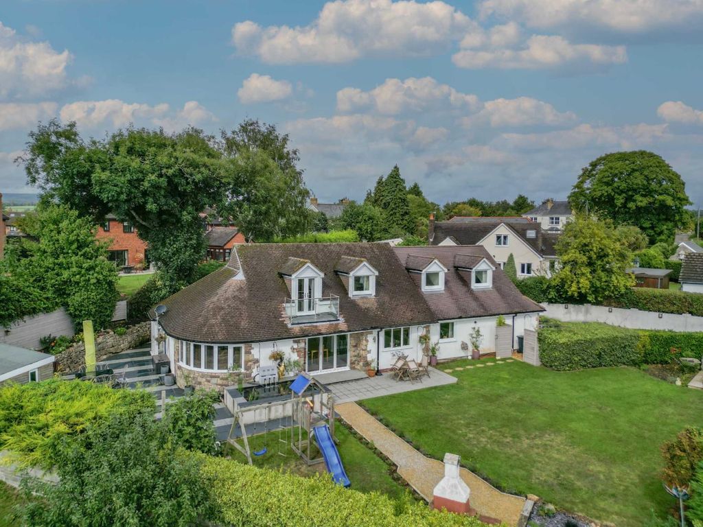 5 bed detached house for sale in Vinegar Hill, Undy, Caldicot