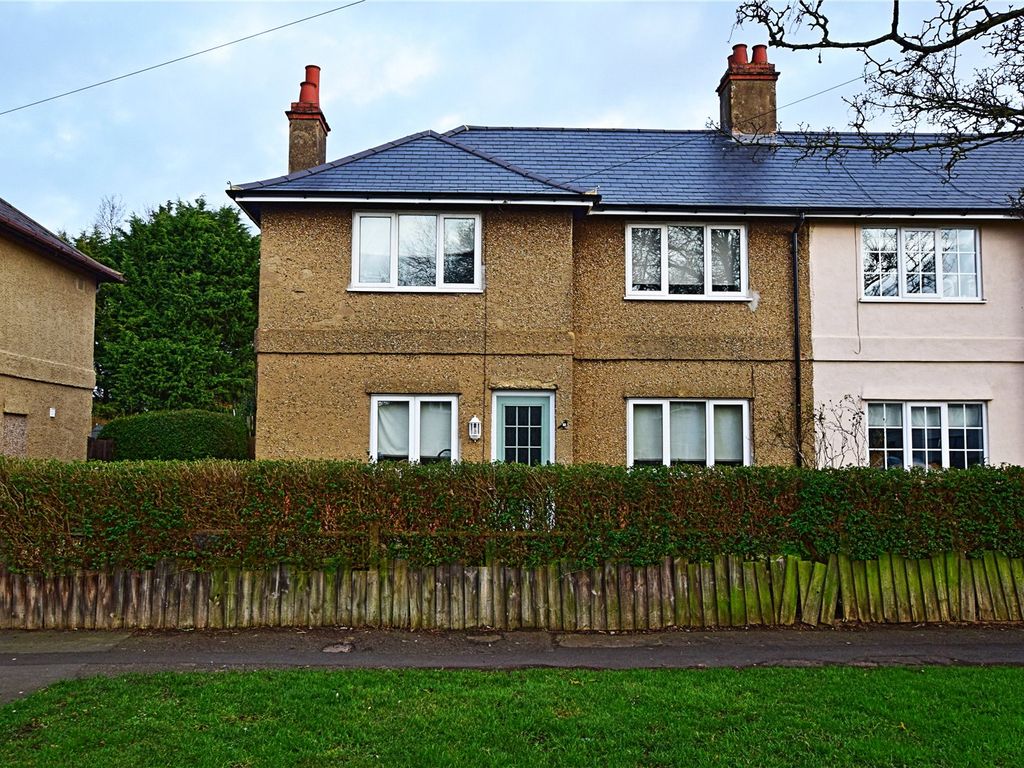 3 bed semidetached house to rent in Lindsay Avenue, Abington