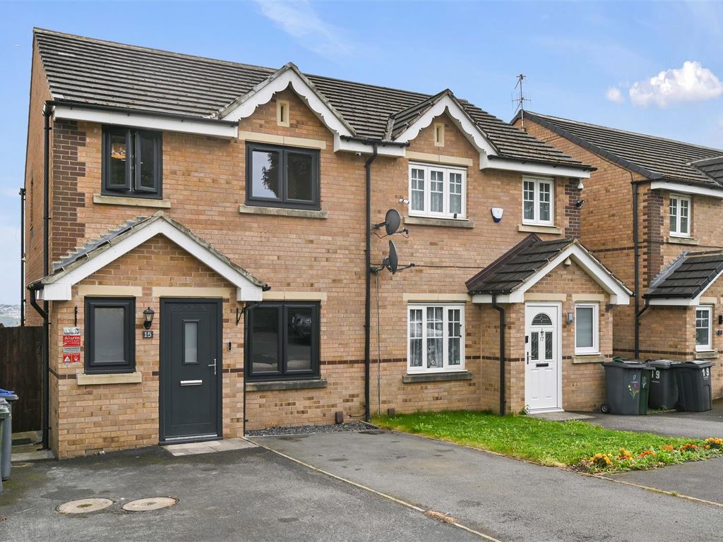 3 bed semidetached house for sale in Yewdall Way, Idle, Bradford BD10