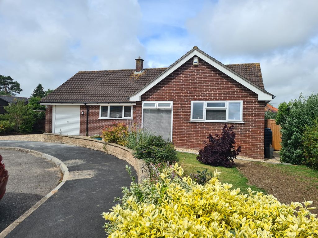 3 bed bungalow for sale in St Marys Close, Axminster EX13 Zoopla