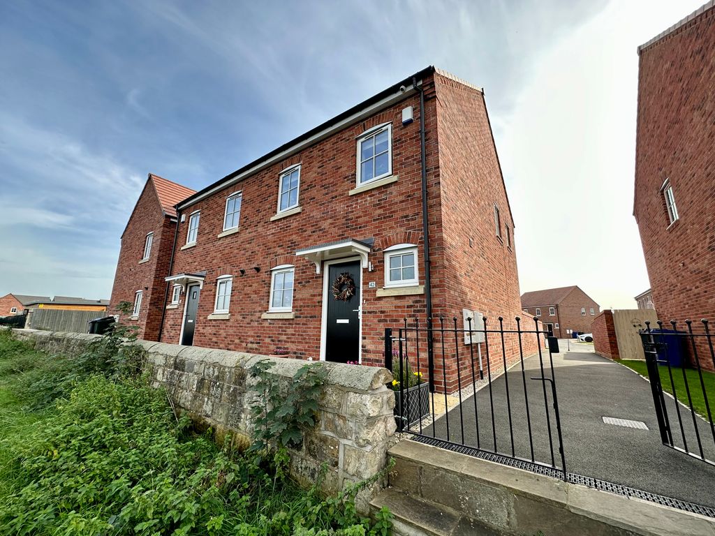 3 bed semidetached house for sale in Old School Drive, Kirk Sandall