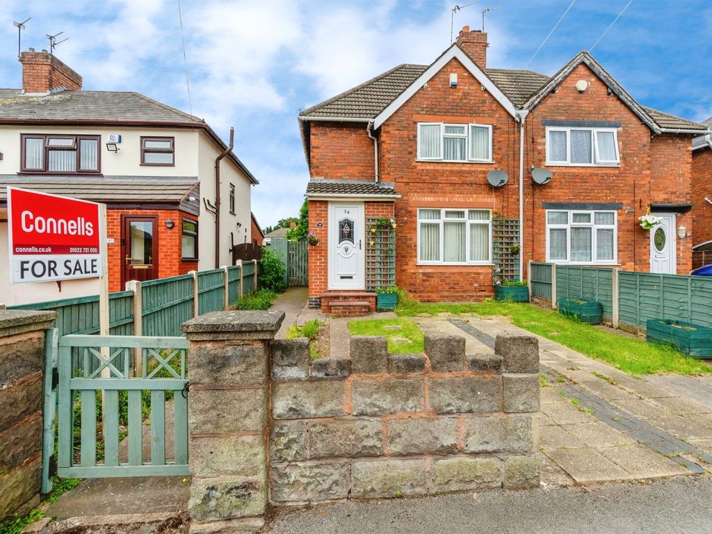 2 bed semidetached house for sale in Oak Crescent, Walsall WS3, £