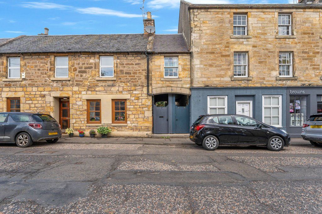 3 bed flat for sale in West Street, Penicuik, Midlothian, Edinburgh