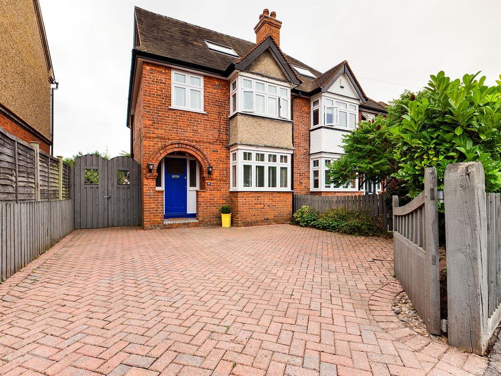 4 bed semidetached house for sale in Recreation Road, Tilehurst
