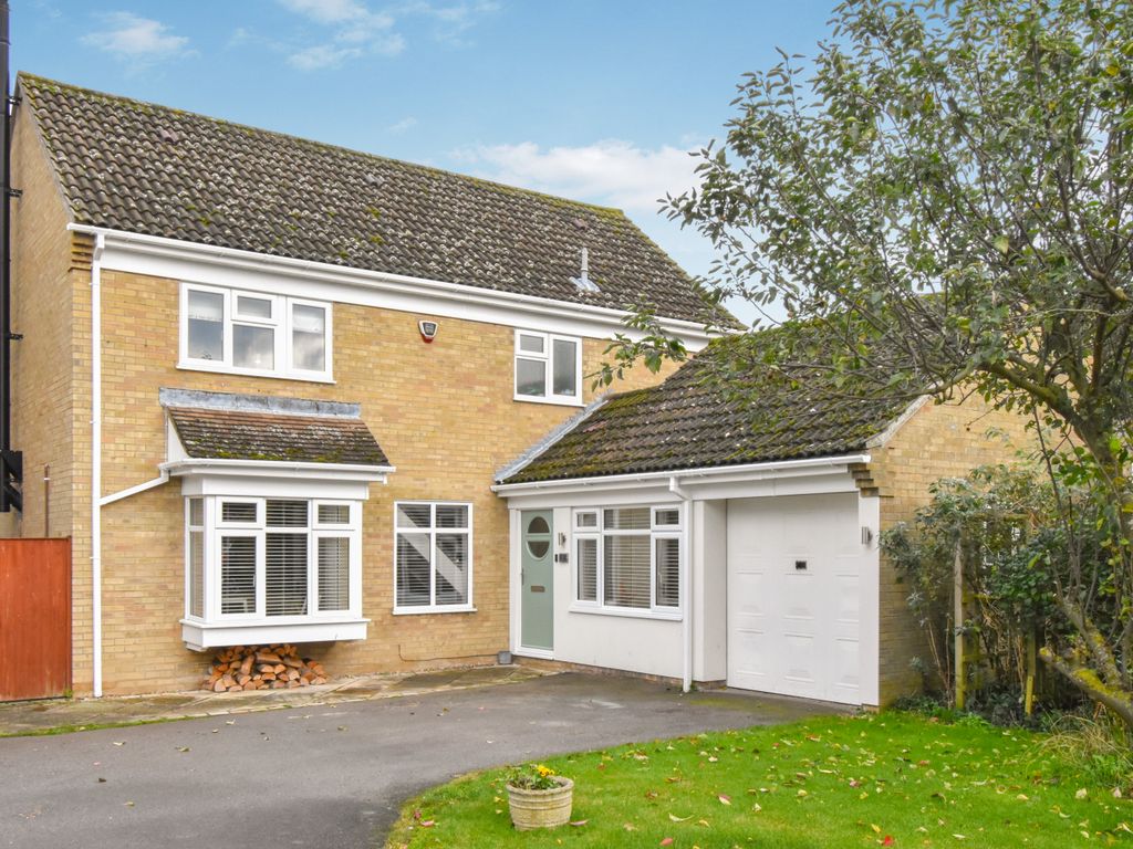4 bed detached house for sale in Sears Close, Godmanchester, Huntingdon