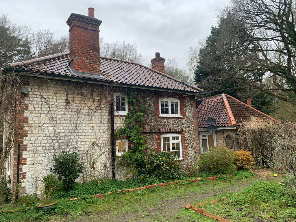 6 bed detached house for sale in Foulden Road, Didlington, Thetford