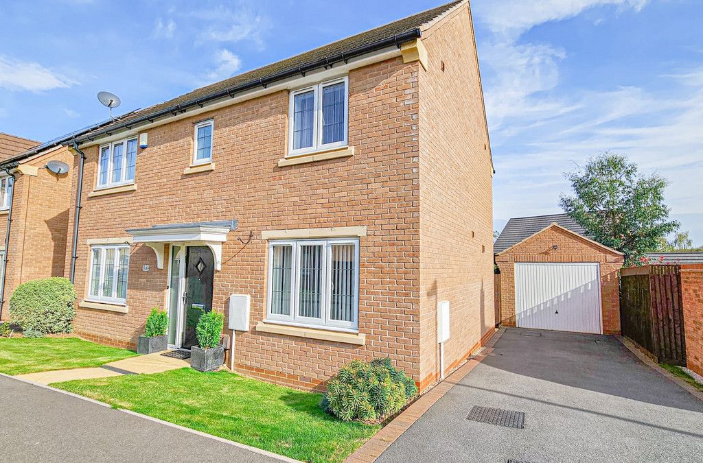 4 bed detached house for sale in Stanford Way, Cawston, Rugby CV22, £