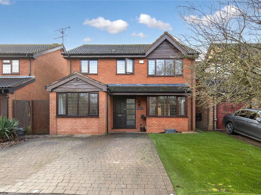 4 bed detached house for sale in Bolney Green, Luton, Bedfordshire LU2
