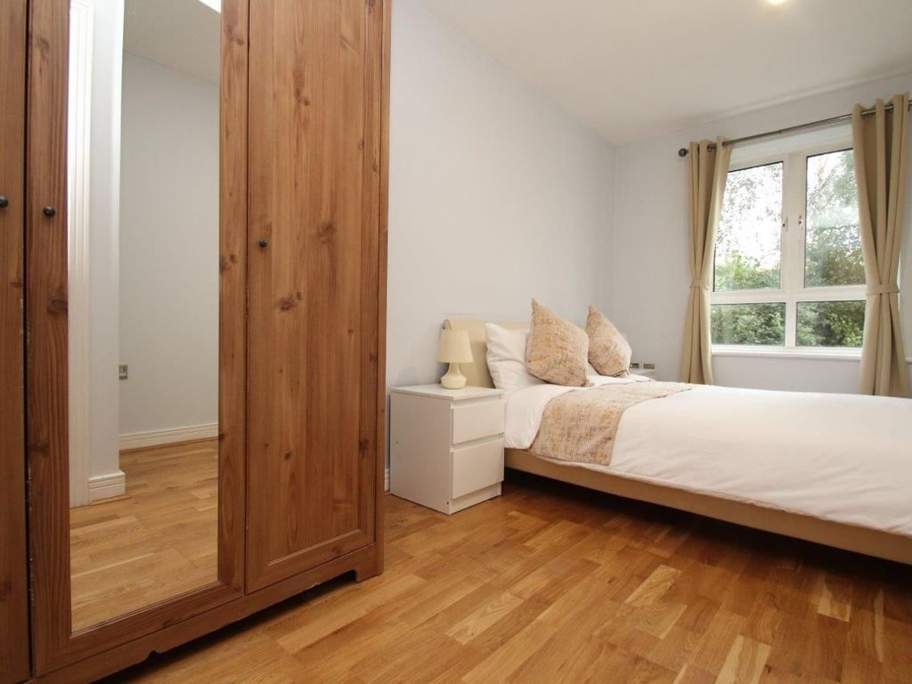 39 Windmill Lane, London E15  