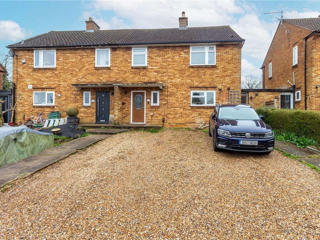 3 bed semidetached house for sale in Tassell Hall, Redbourn, St