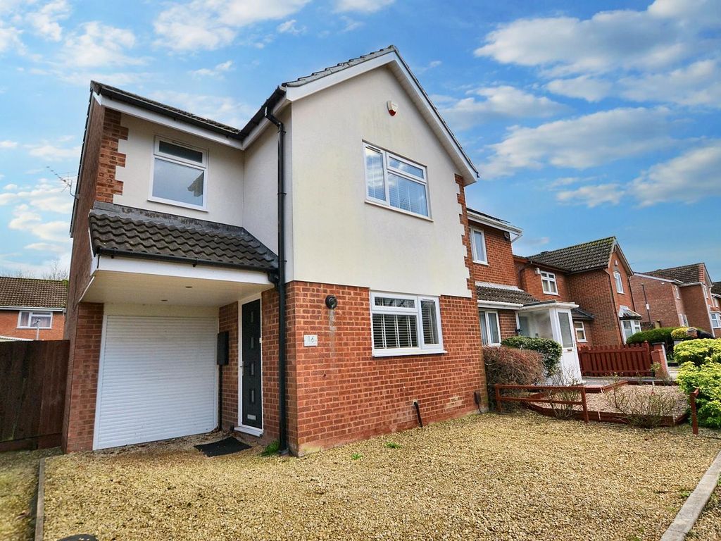 3 bed semidetached house for sale in Doulton Way, Whitchurch, Bristol