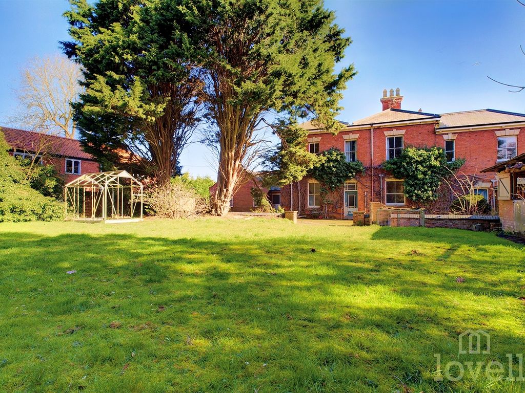 7 bed detached house for sale in Thorn Lane, Goxhill, North