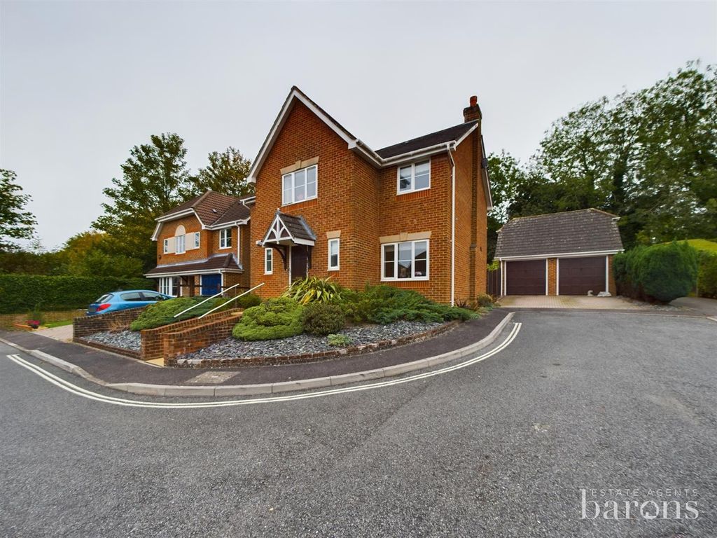 4 bed detached house for sale in Schroeder Close, Harrow Way