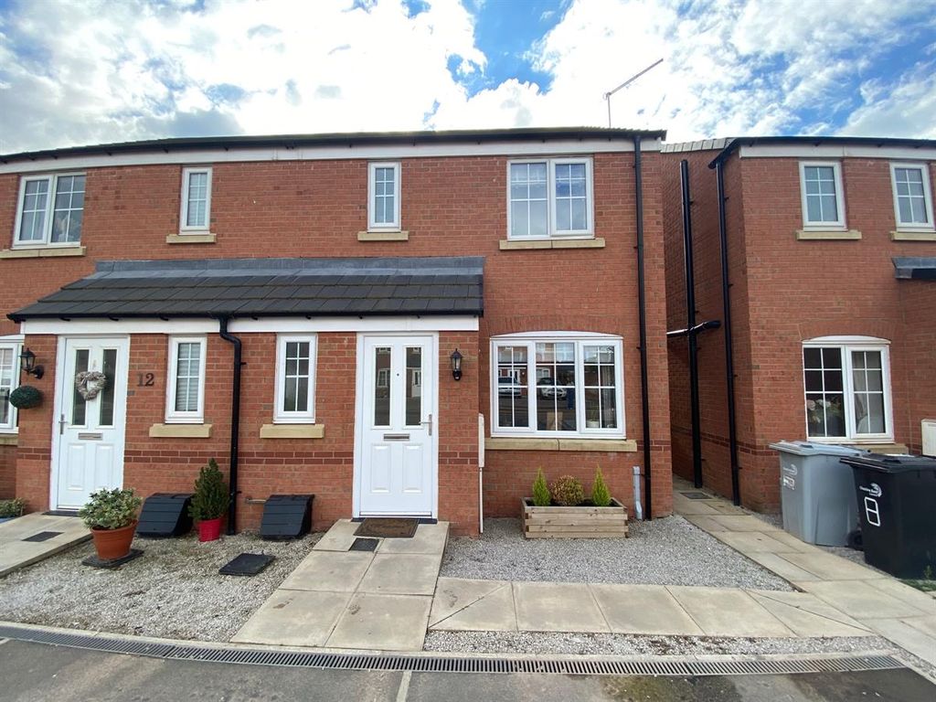 3 bed semidetached house for sale in Sundew Road, Shavington, Crewe