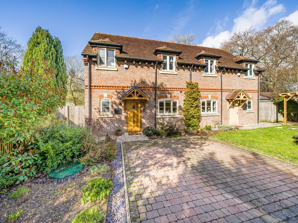 3 bed semidetached house for sale in Beech End, Micheldever Station