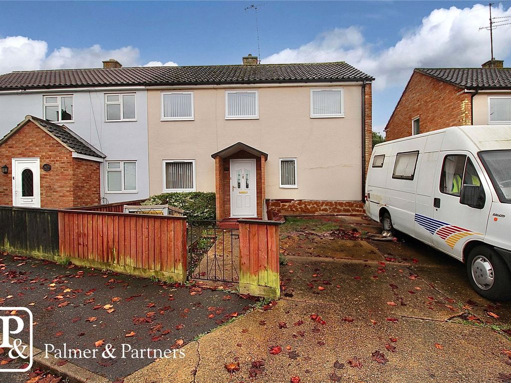 3 bed semidetached house for sale in Pykenham Way, Hadleigh, Ipswich