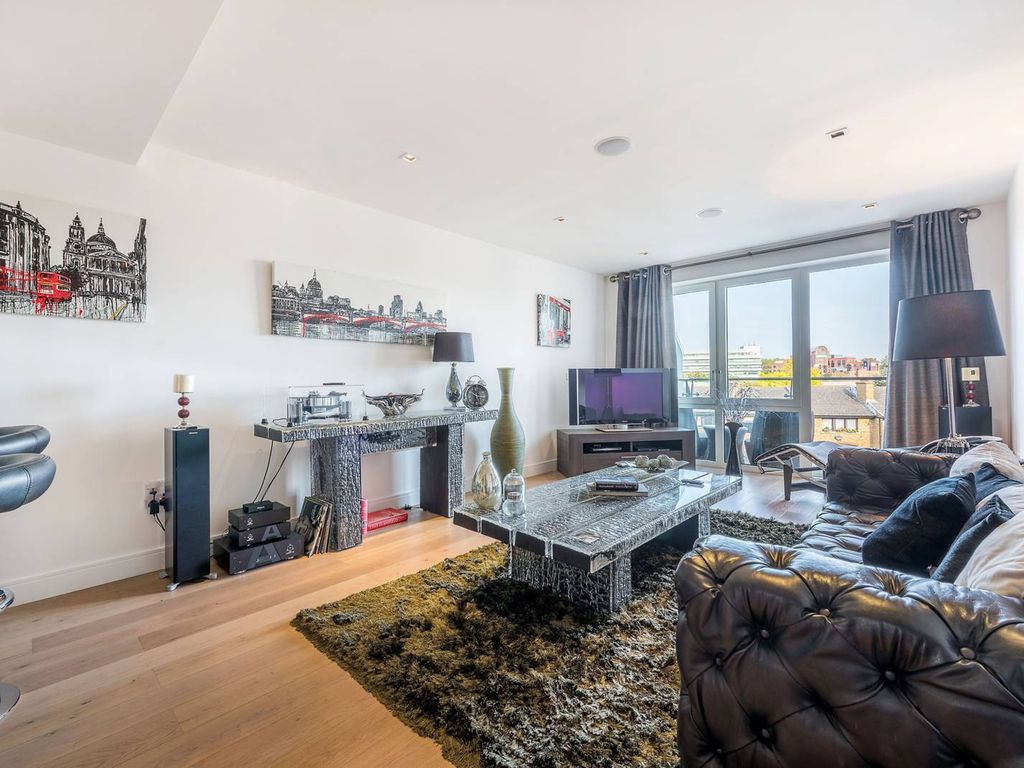 2 bed flat to rent in Kew Bridge Road, Chiswick, Brentford TW8, £2,800 pcm Zoopla