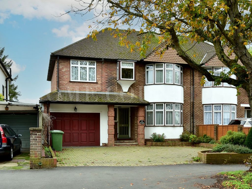 4 bed semidetached house for sale in The Walk, Potters Bar EN6, £825,000 Zoopla