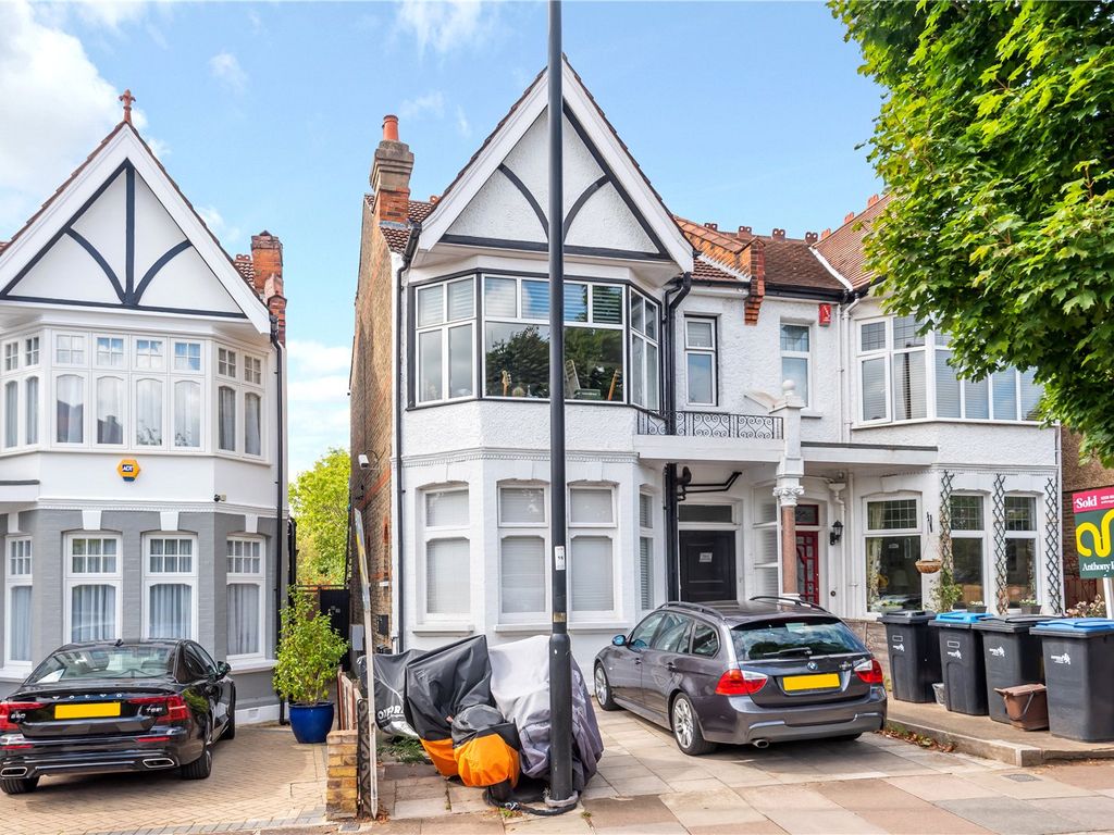 Studio to rent in Fox Lane, Palmers Green, London N13 Zoopla