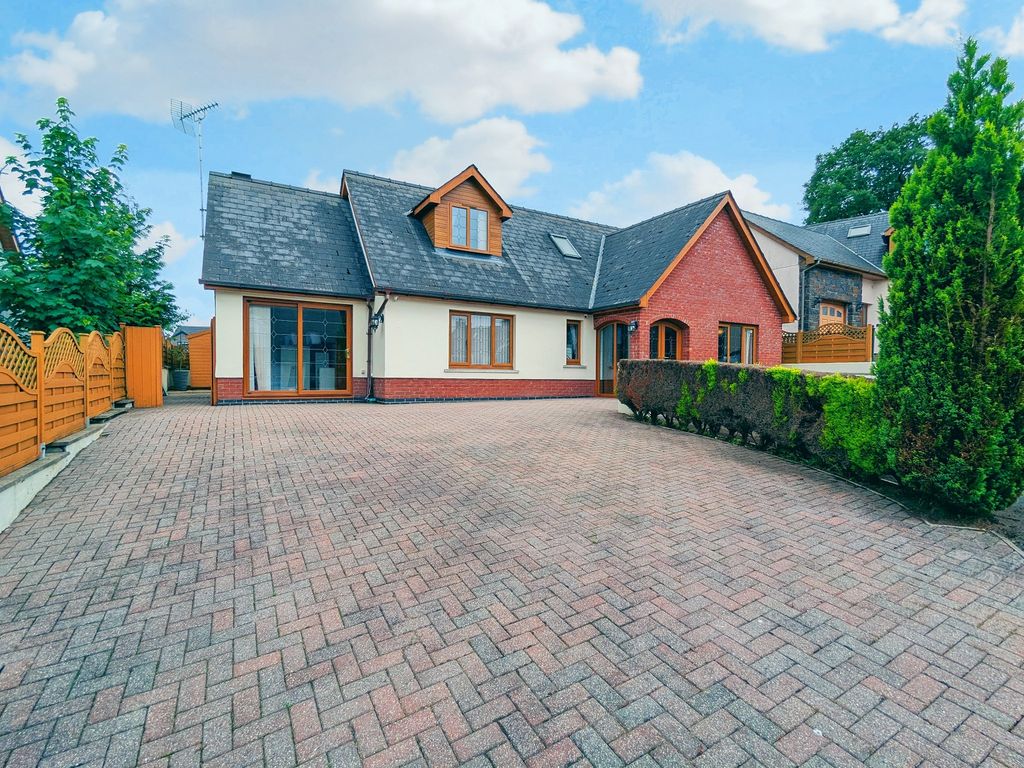 4 bed detached bungalow for sale in New Inn, Pencader, Carmarthenshire