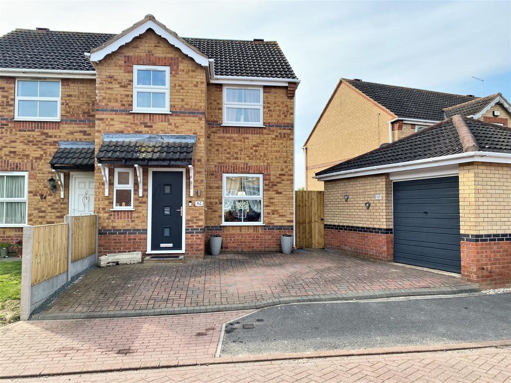 3 bed semidetached house for sale in Jericho Road, Balderton, Newark