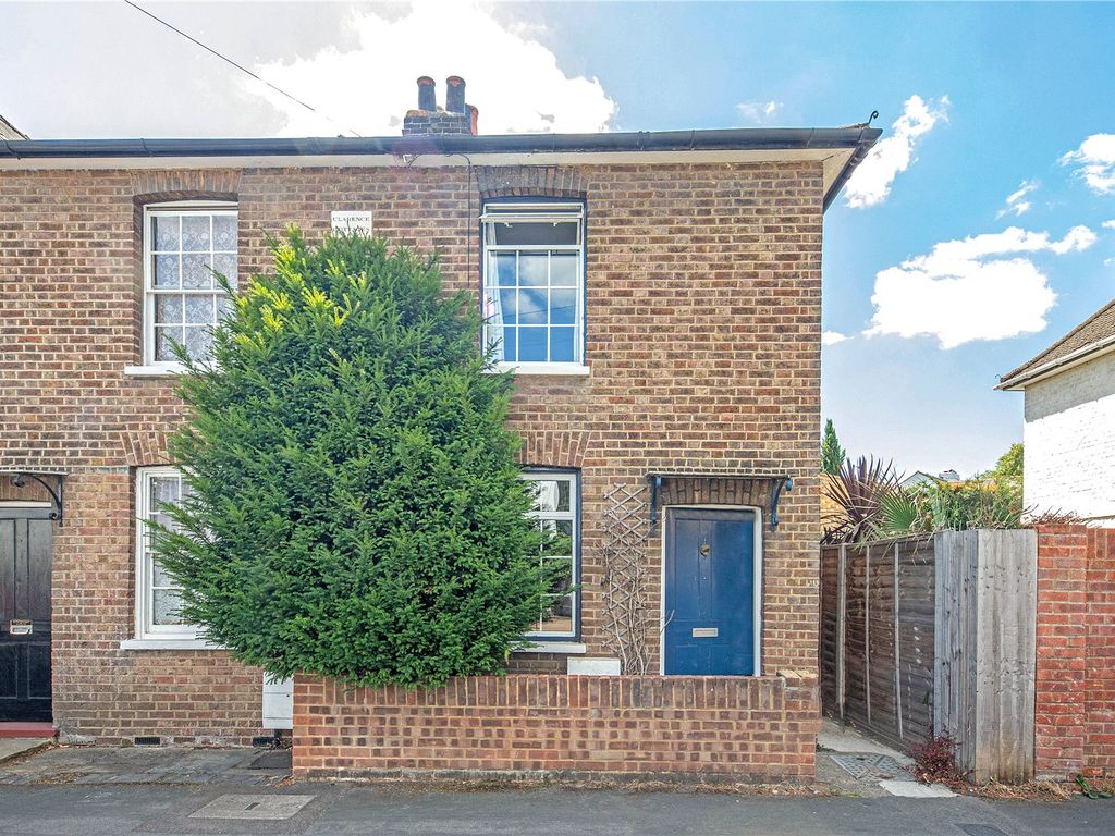 2 bed semidetached house to rent in Park Road, Hampton Wick, Kingston