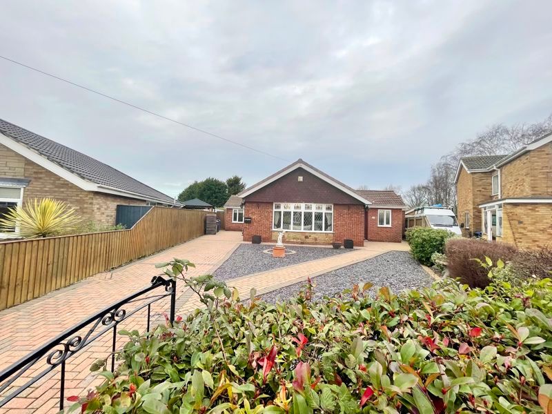 2 bed detached bungalow for sale in Fairway Court, Cleethorpes DN35, £