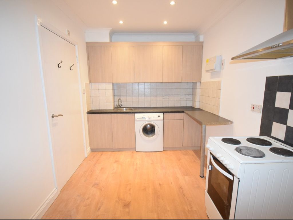 1 bed flat to rent in New Cross Road, London SE14, £1,275 pcm Zoopla