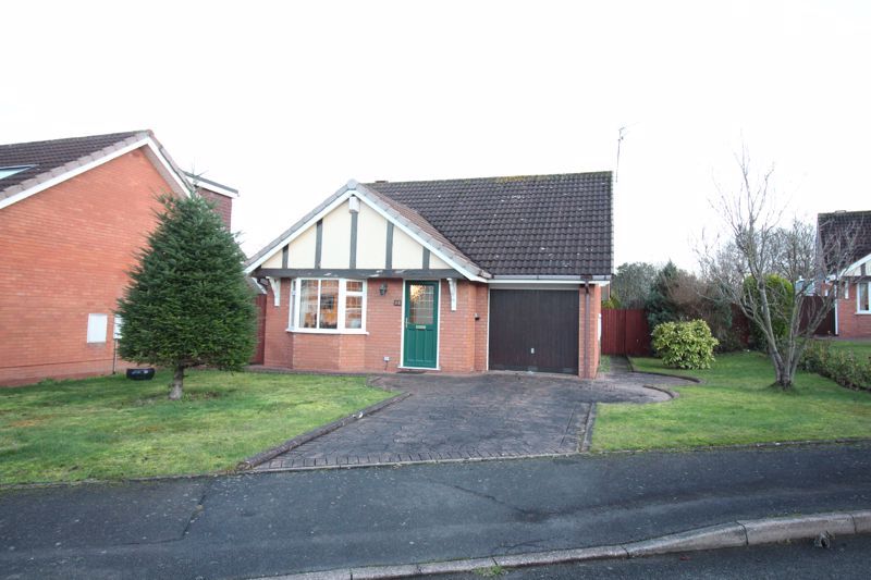 2 bed detached bungalow for sale in Hillcroft Road, Kingswinford DY6