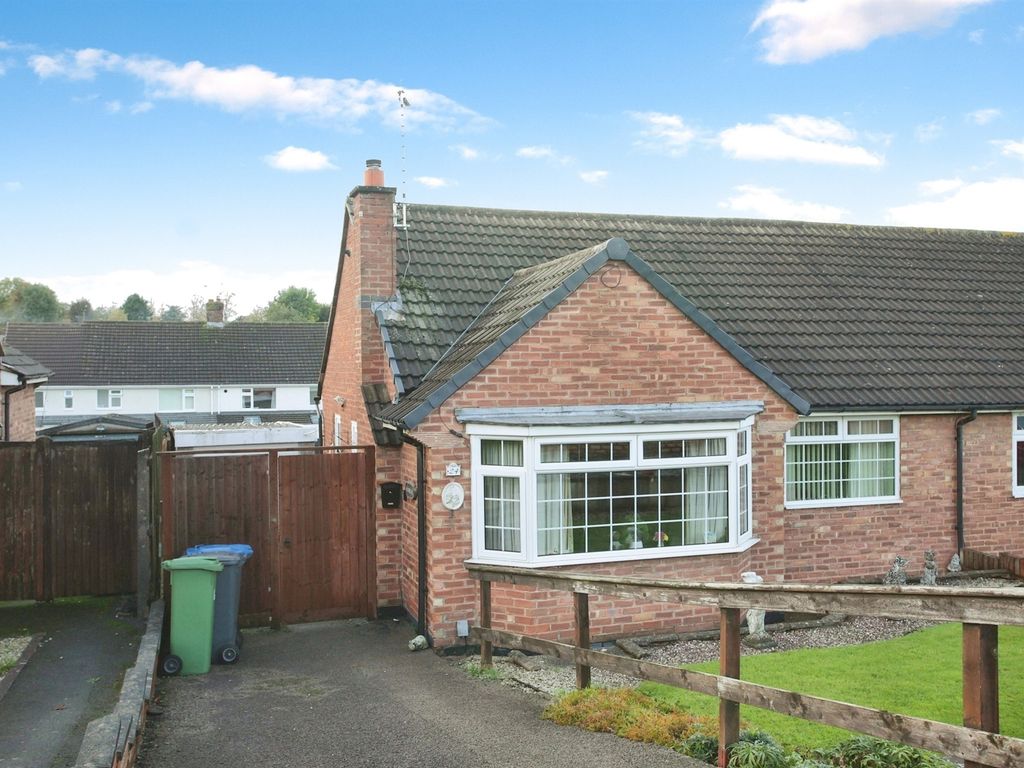 3 bed detached bungalow for sale in Southey Road, Rugby CV22, £250,000 Zoopla