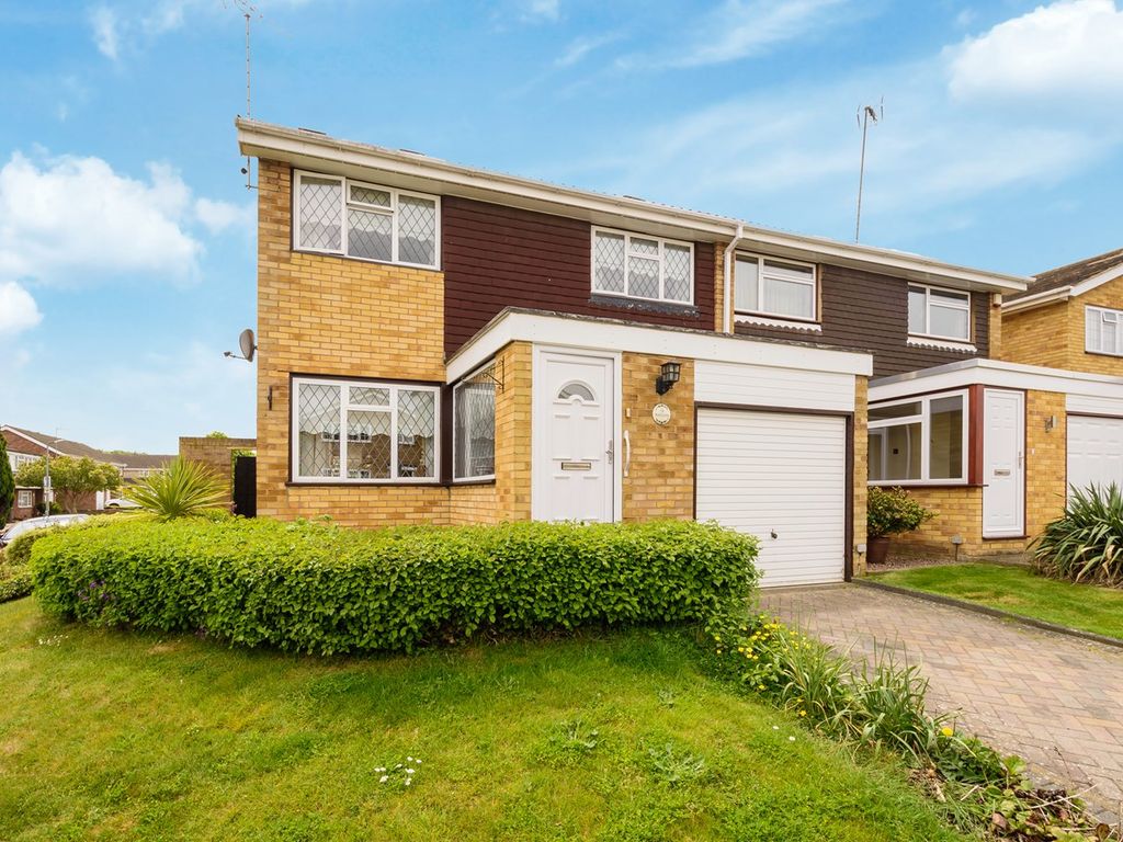3 bed semidetached house for sale in Waylands, Swanley BR8 Zoopla