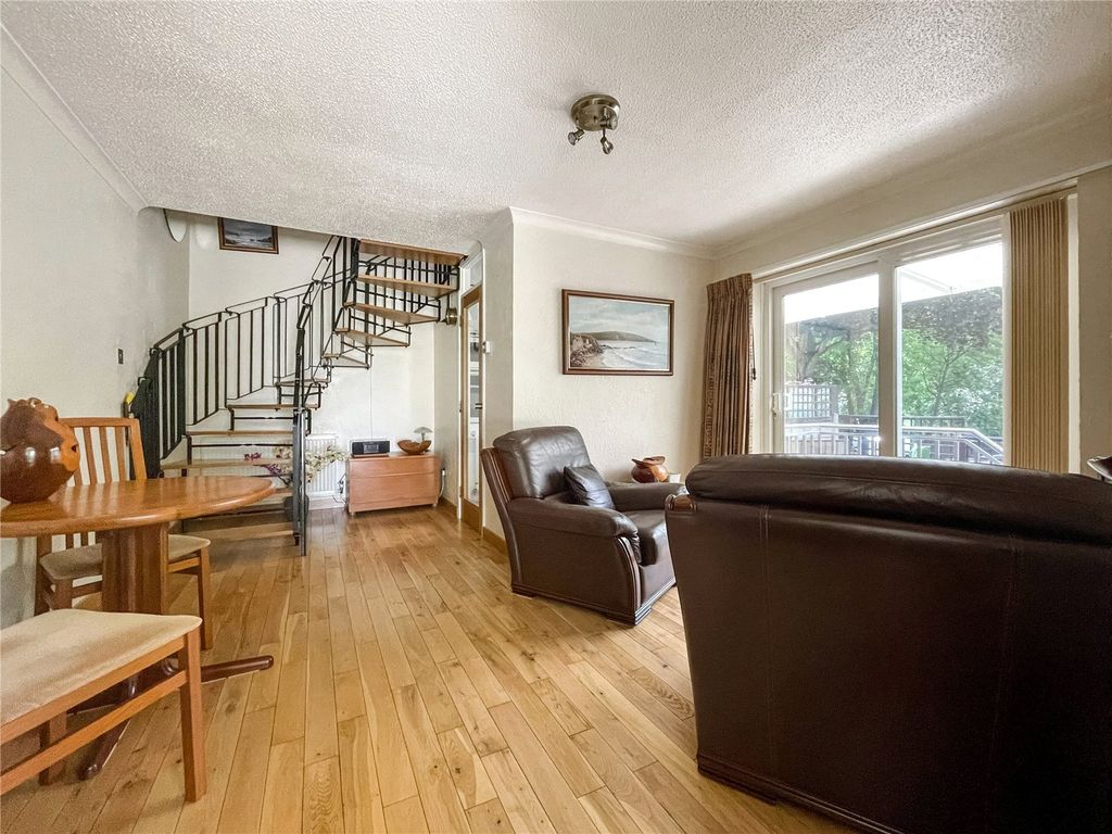 1 bed end terrace house for sale in Thistledown Close, Hempstead