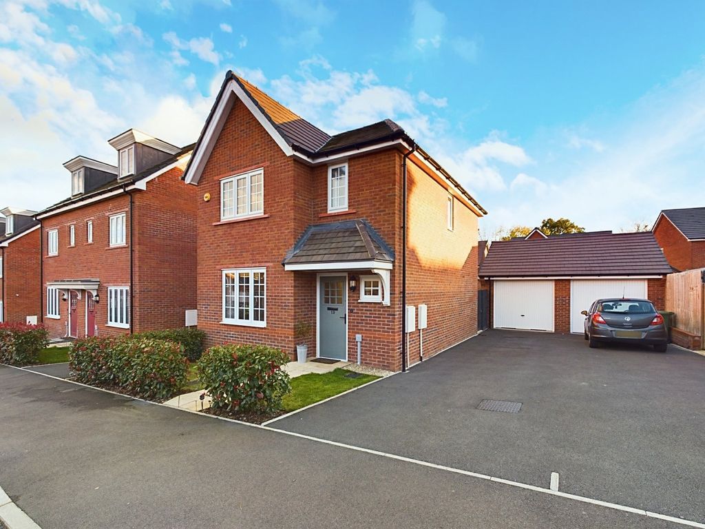 3 bed detached house for sale in Wrendale Drive, Worcester, Worcestershire WR2, £320,000 Zoopla